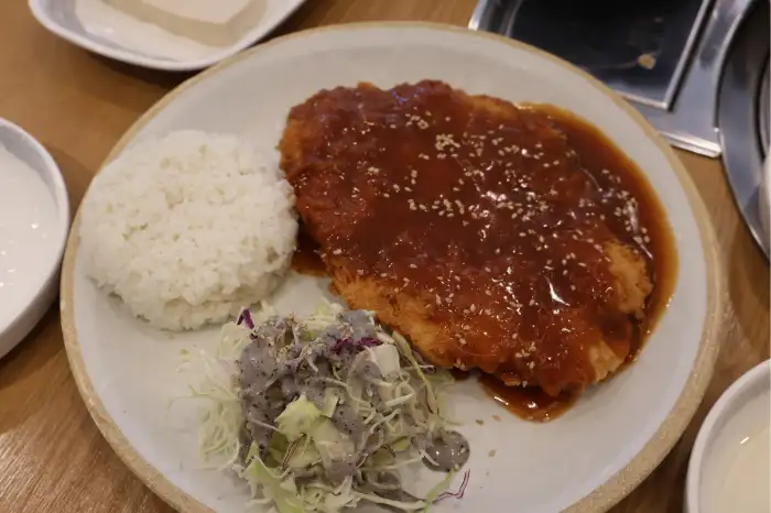 아이들을 위한 돈까스 메뉴