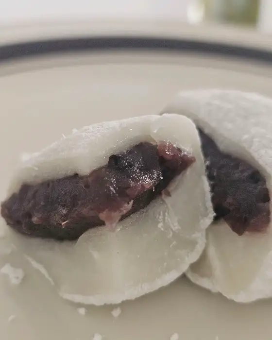 두 개의 찹쌀떡 단면 클로즈업