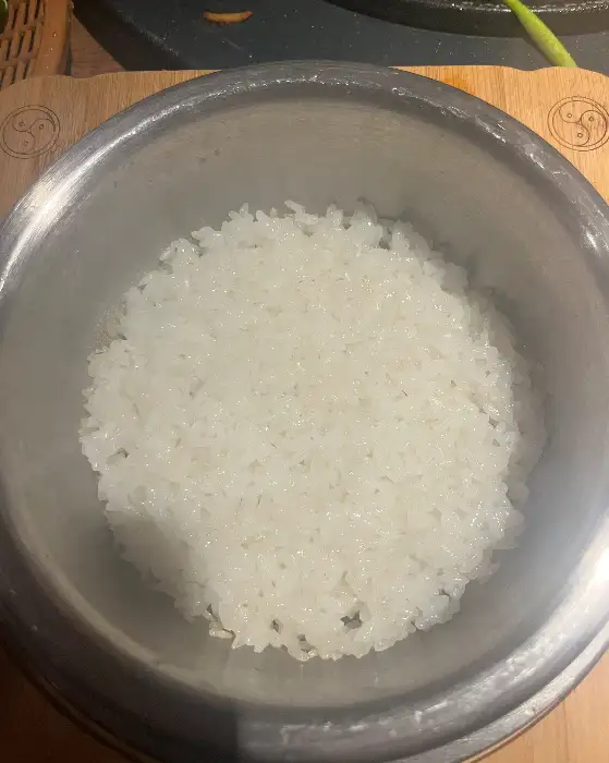 푸주인 온천점의 곤드레 버섯 솥밥