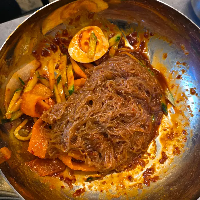비빔냉면 한 그릇