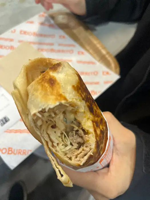 또부리또 속 재료 클로즈업