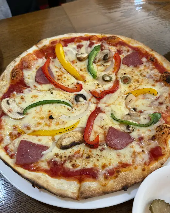 스파게티가 있는 풍경 내부 전경, 아늑하고 편안한 분위기