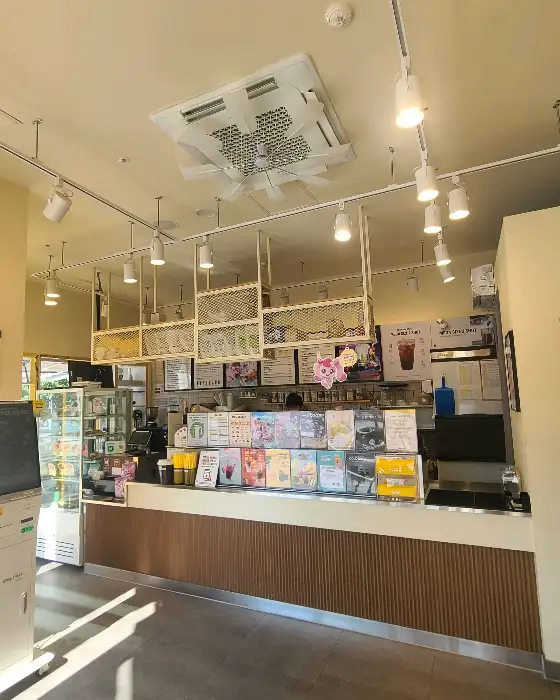 카페 내부 카운터 모습