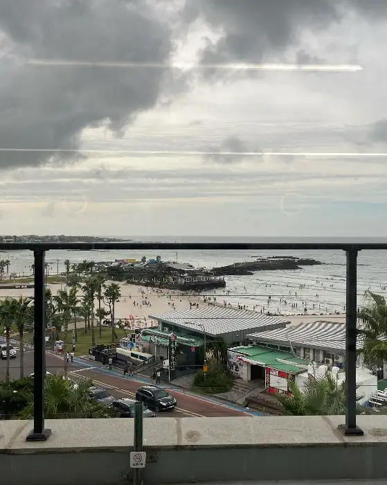 흐린 날씨에도 멋진 함덕 해변 풍경