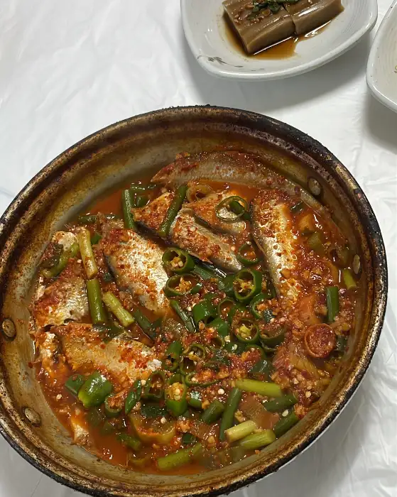 잘 차려진 밴댕이 조림 한상차림