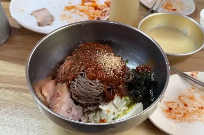 수육과 막국수 조합