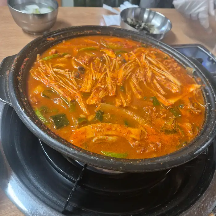 푸짐한 보리밥과 청국장