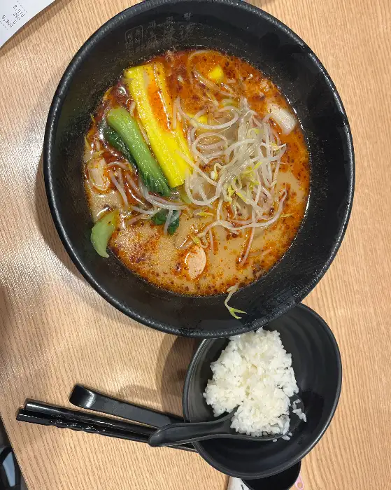 먹음직스러운 마라탕 한 그릇