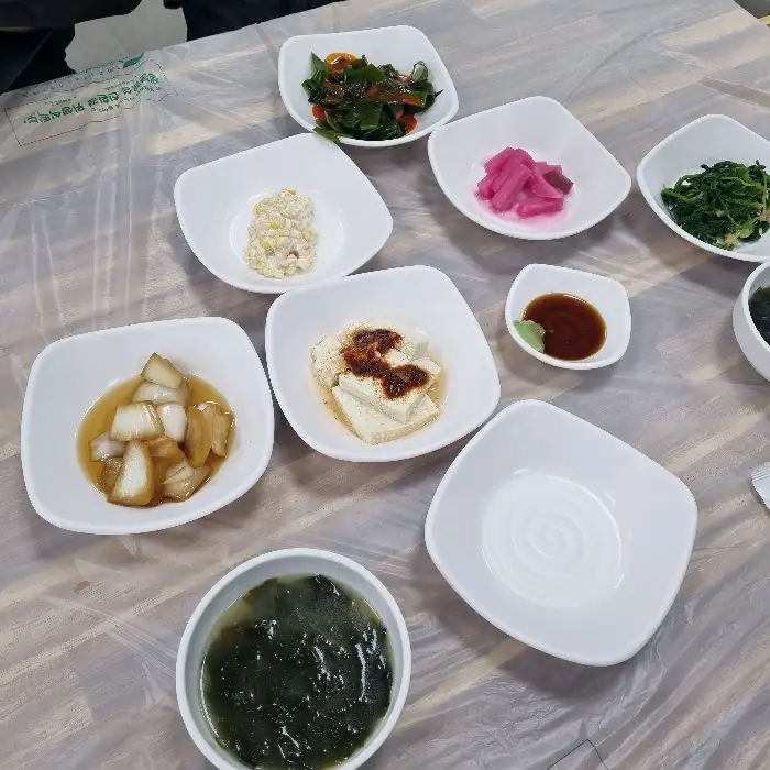 다양한 밑반찬 사진