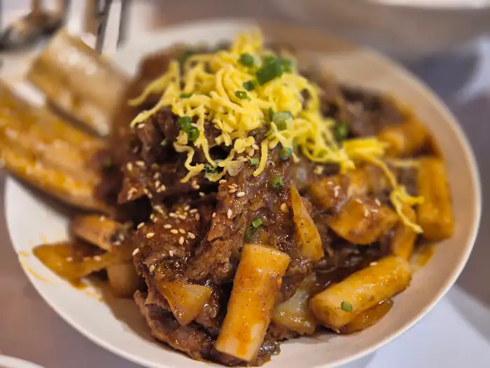 육회 비빔 칼국수