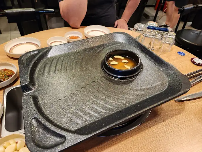 된장찌개 냄비와 불판