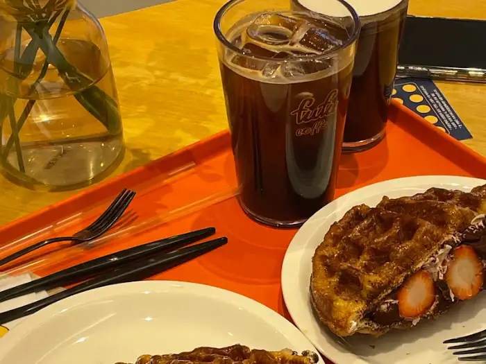 크로플과 아이스 아메리카노