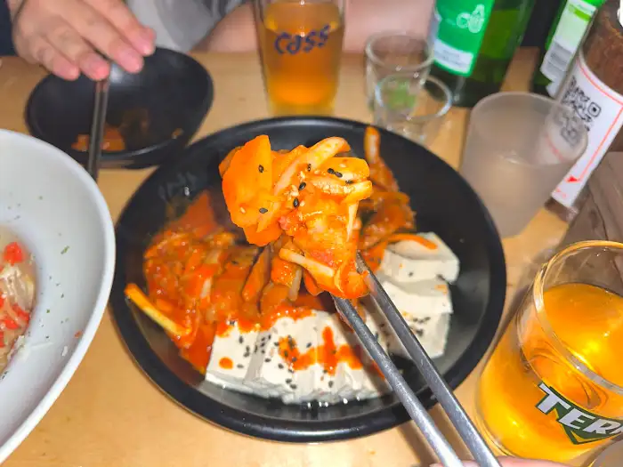 빨간 소스 요리