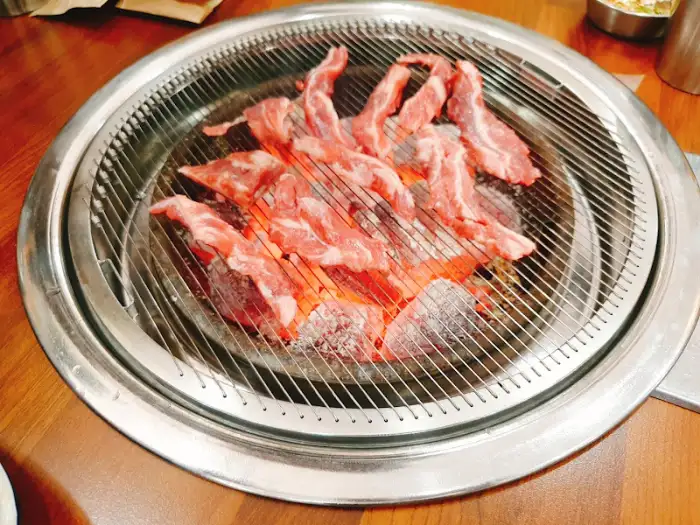 지글지글 익어가는 갈비살