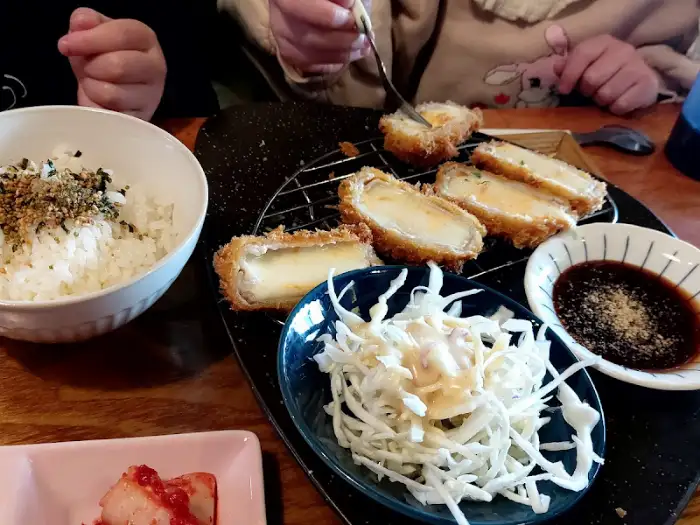 치즈가츠 단면