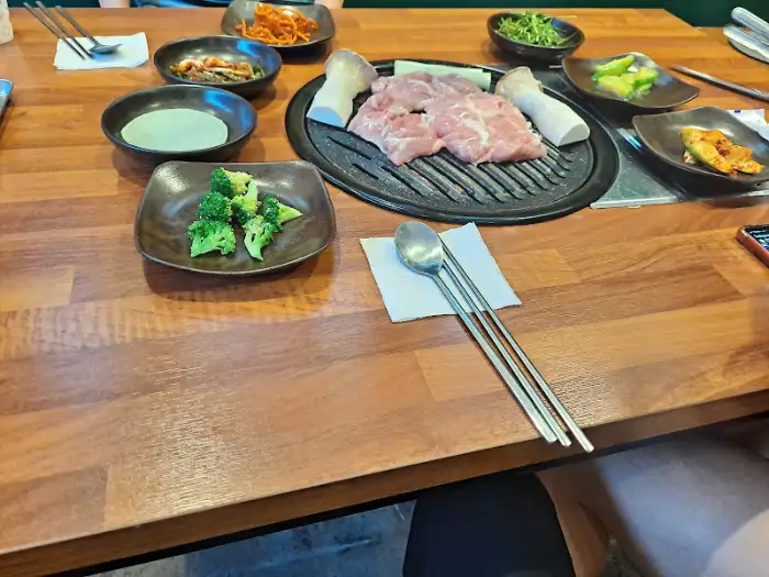 테이블 세팅된 모습