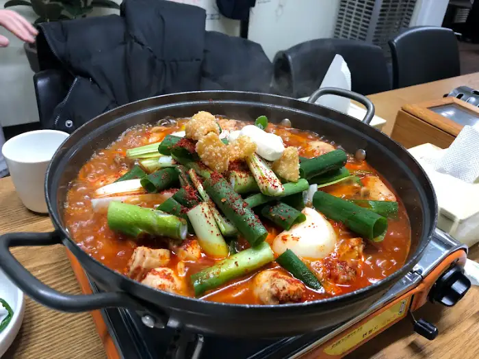 졸이고 있는 닭도리탕