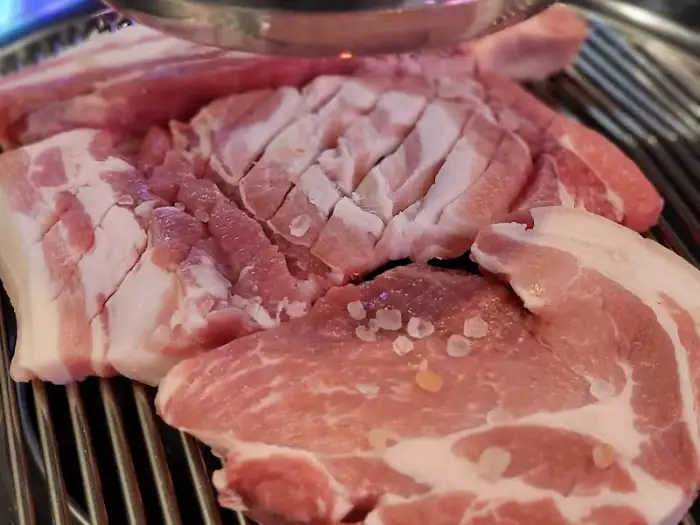 익어가는 흑돼지