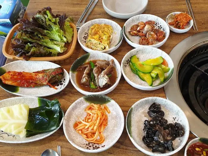 정갈한 반찬들