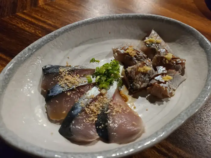 잘 차려진 사시미 한 접시