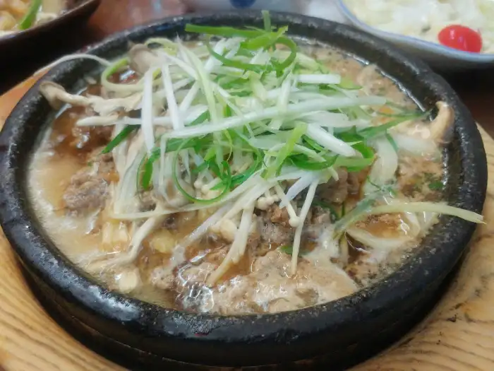 홍삼한우탕과 돌솥밥