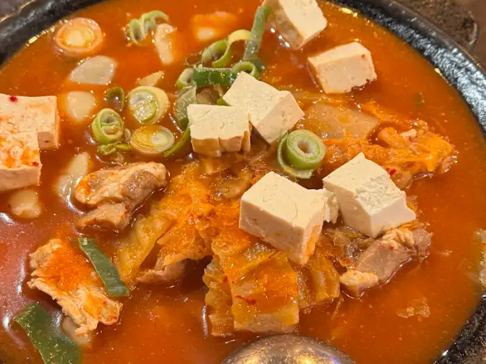 수제비가 들어간 김치찌개