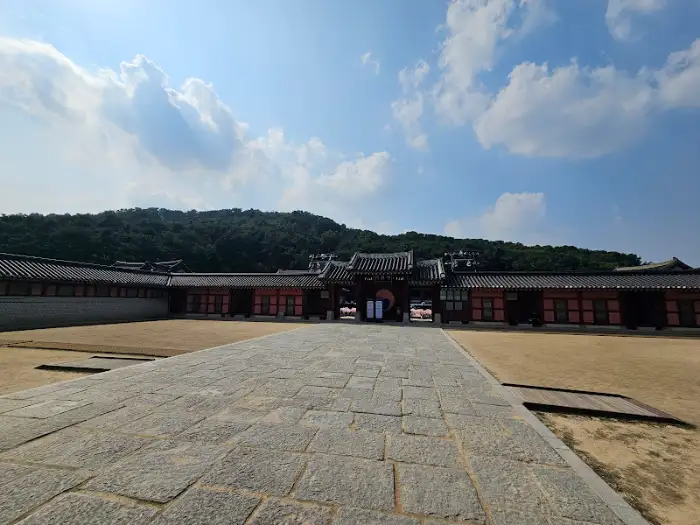 화성행궁 정문 복도