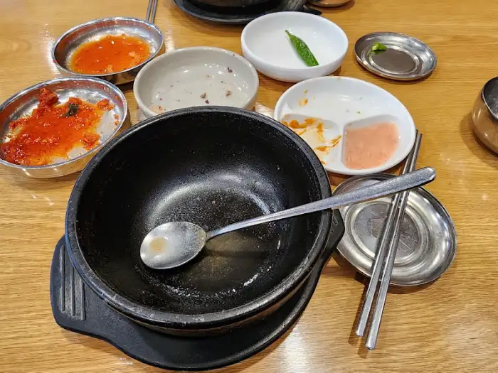 다 먹은 순대국 뚝배기 모습