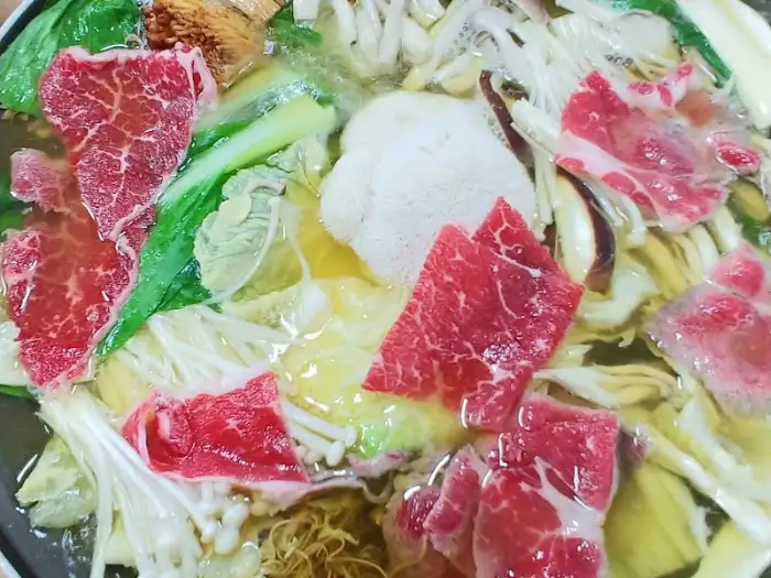 버섯과 고기가 어우러진 클로즈업 샷