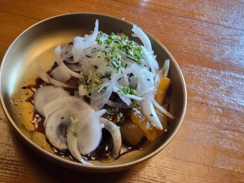 쫄깃한 식감이 일품인 복껍질무침