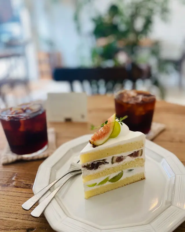 무화과 케이크와 커피