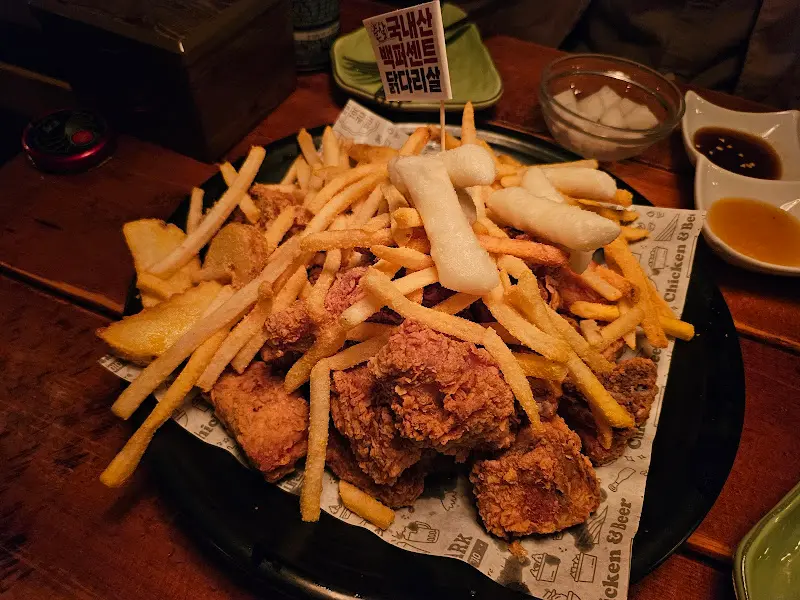 아웃닭 치킨 한상차림