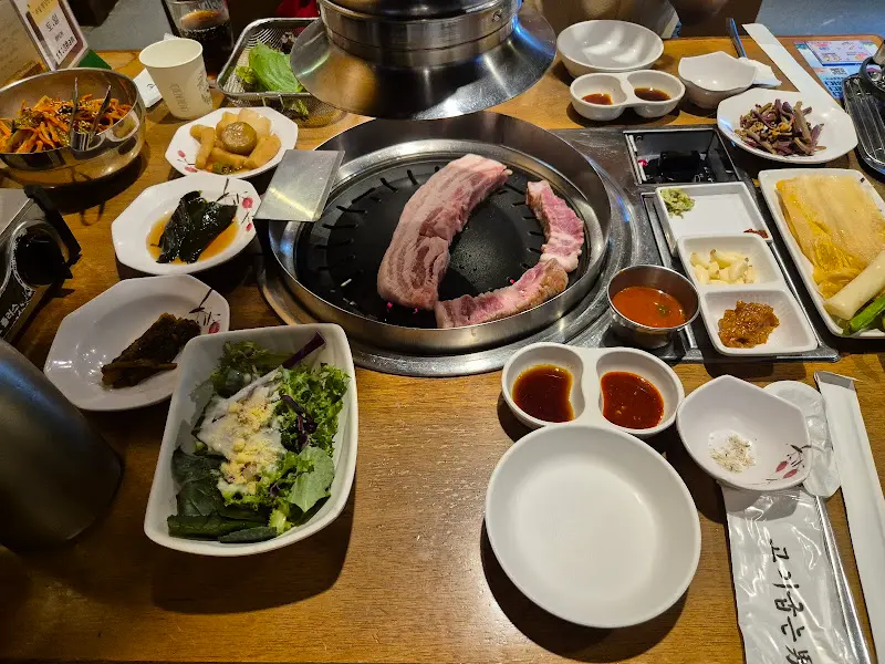 고굽남 테이블 세팅