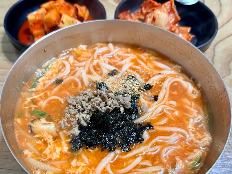 장칼국수 전체 모습