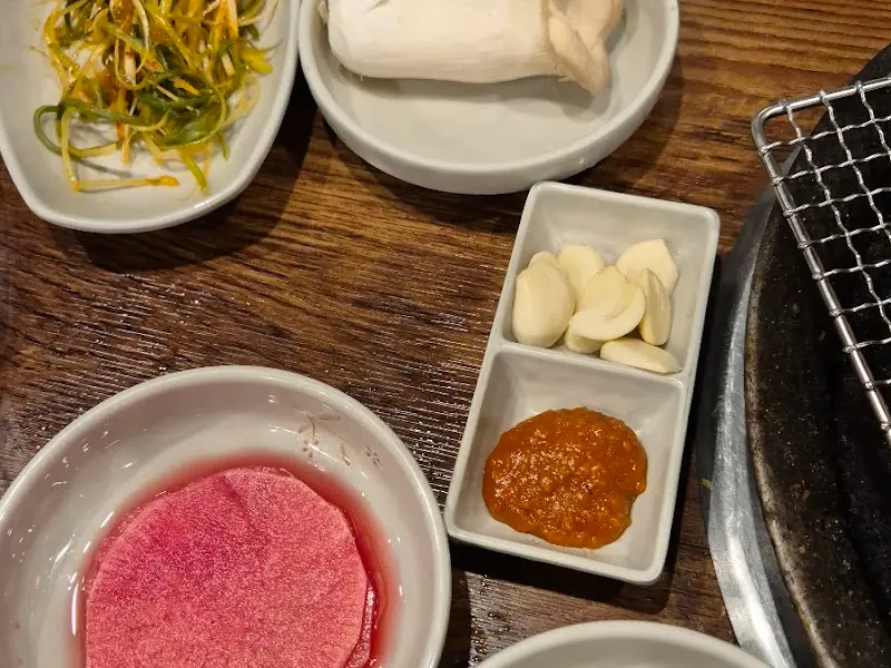 싱싱한 쌈 채소와 곁들임