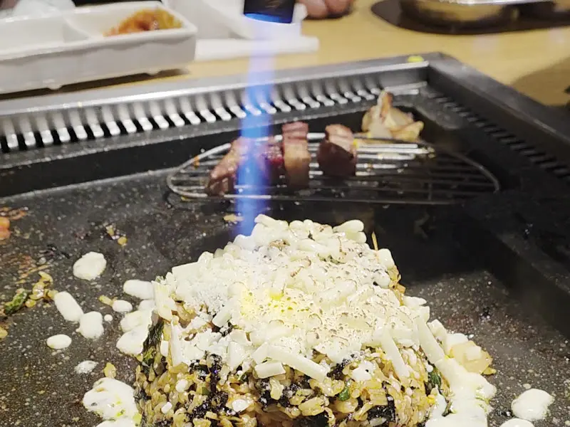 화려한 비주얼의 볶음밥