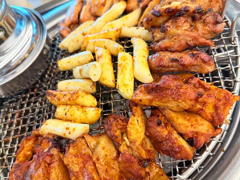 맛있게 구워진 닭갈비