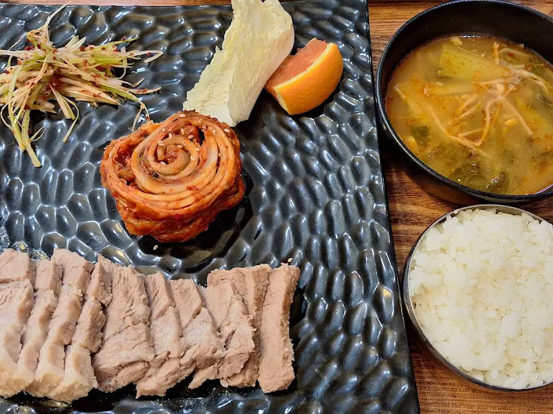 보쌈 정식 한상차림