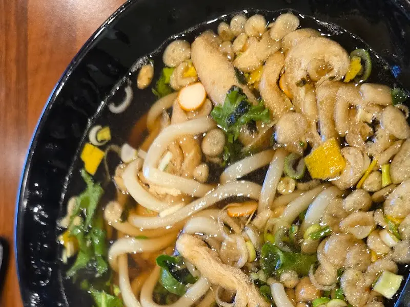 두부튀김 우동 클로즈업