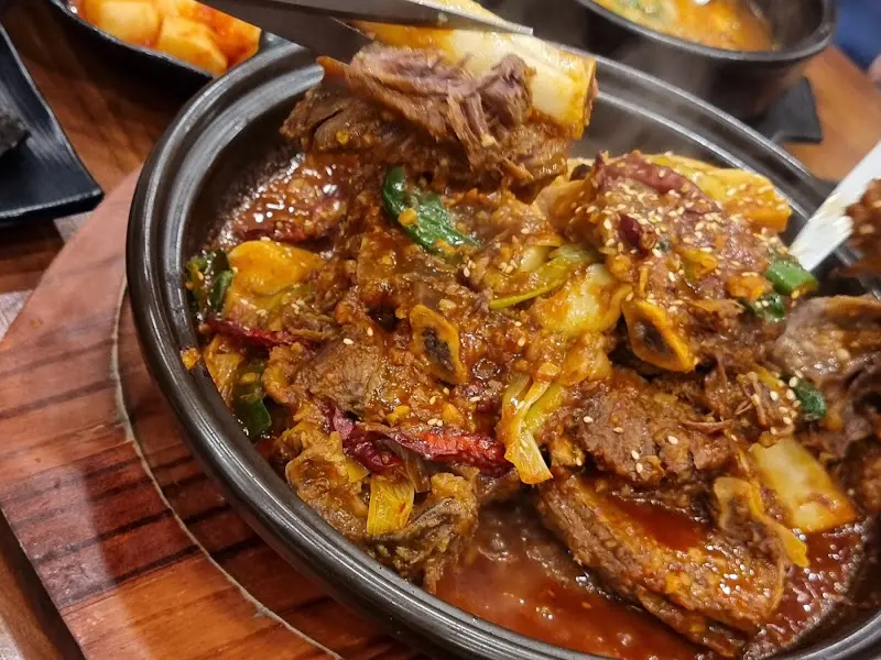 남촌본옥 뚝배기 갈비찜 확대샷