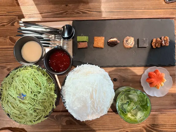 디저트 플레이트와 빙수