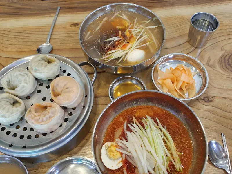 물냉면, 비빔냉면, 왕만두 한상차림