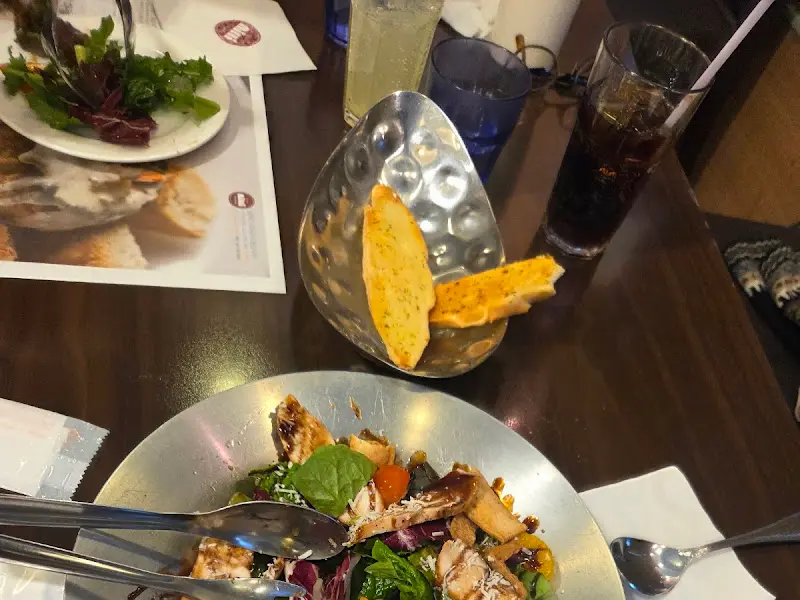 닐리파스타앤피자 샐러드와 식전빵