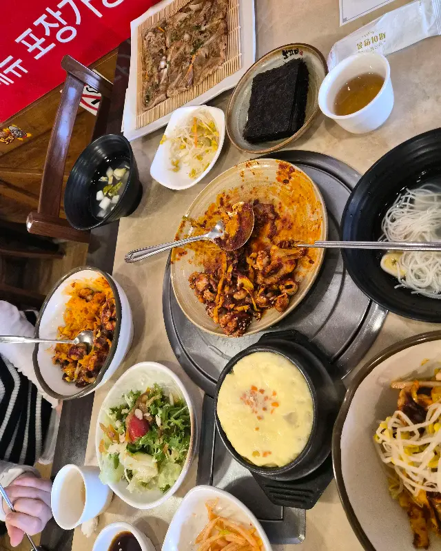 푸짐한 쭈꾸미 한 상 차림