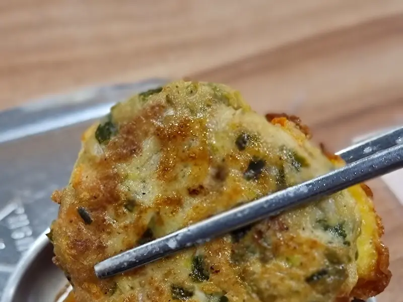 노릇하게 구워진 동그랑땡