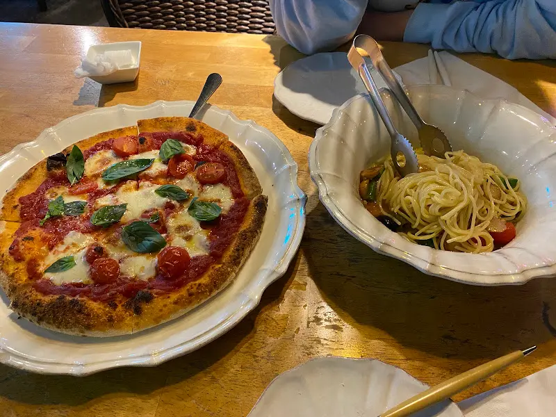 마르게리따 피자와 알리오 올리오