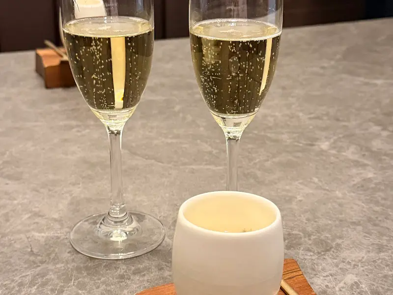 기념일 서비스로 제공된 샴페인
