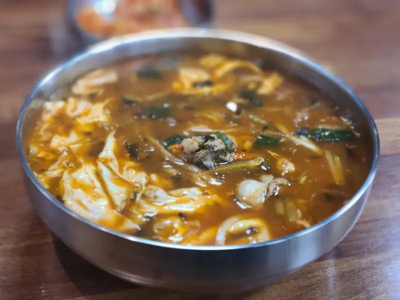 얼큰 칼국수