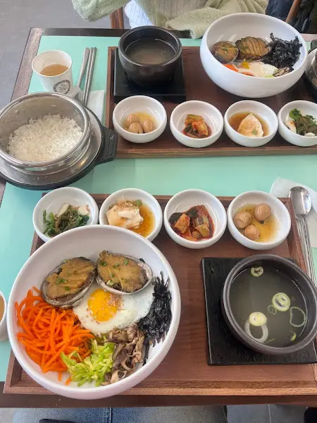 육회비빔밥과 솥밥