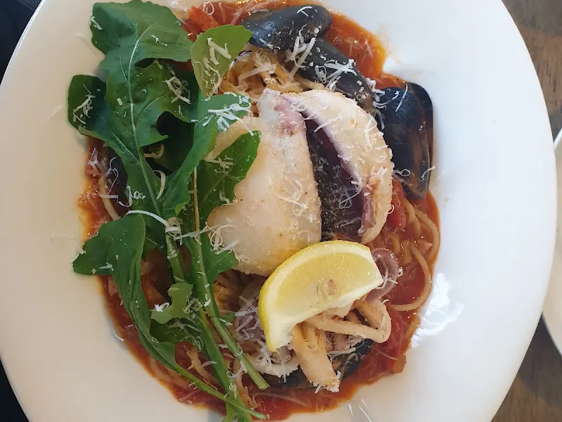 해산물이 듬뿍 들어간 파스타